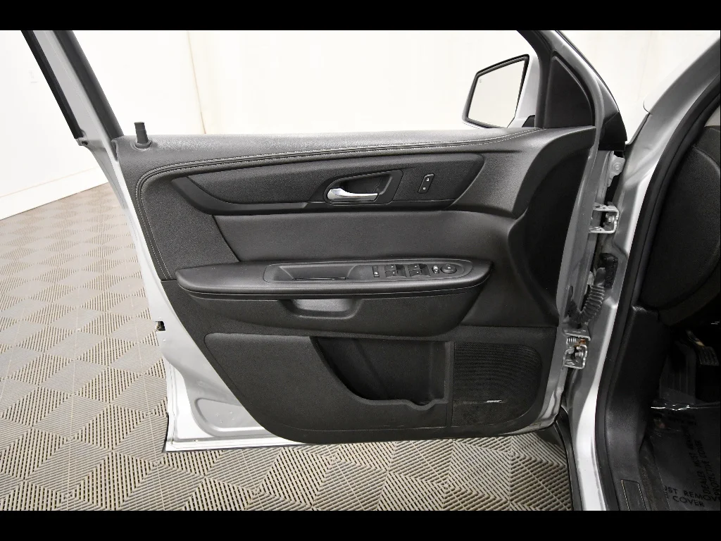 2015 Chevrolet Traverse 2LT - Photo 13