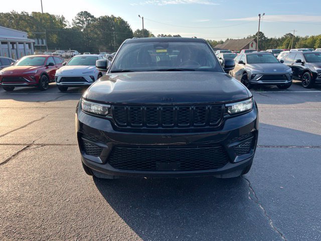 Used 2025 Black Jeep Altitude image 34