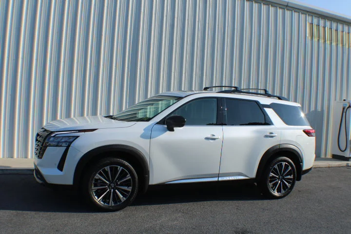 Used 2026 White Nissan Platinum image 4
