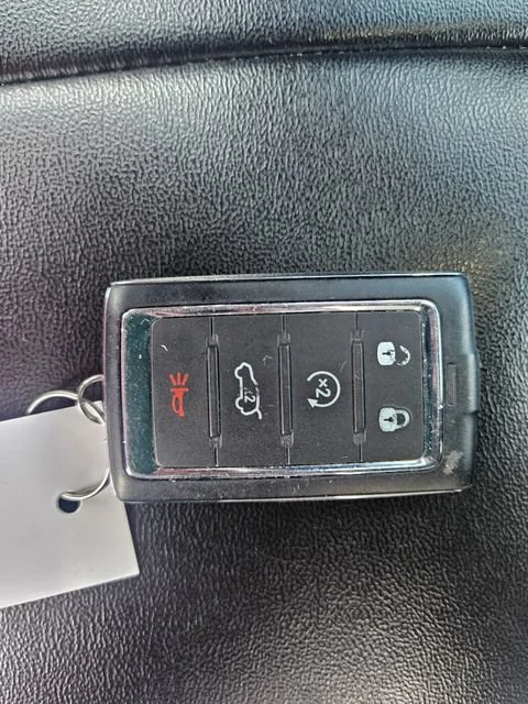 Used 2024 Silver Jeep Limited image 29