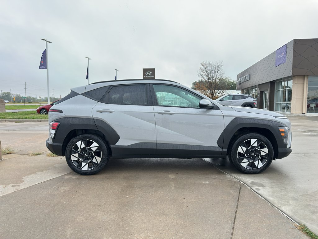 Used 2025 Cyber Gray Metallic Hyundai SEL Convenience image 7