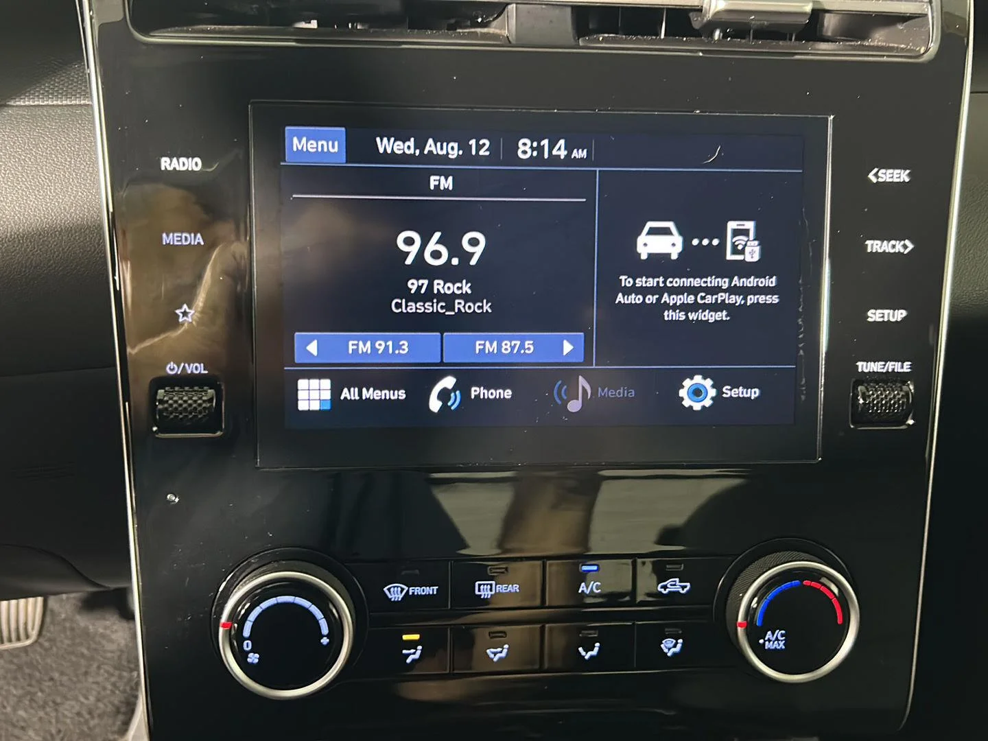 Used 2024 Hampton Gray Hyundai SE image 18