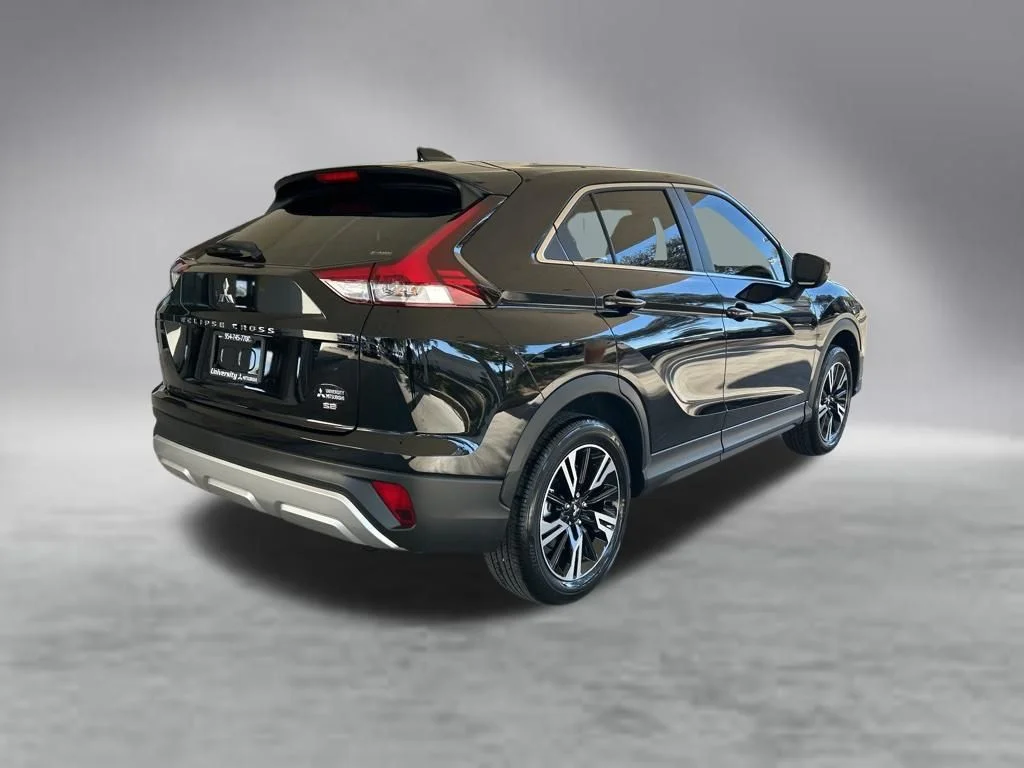New 2026 Black Mitsubishi SE image 3