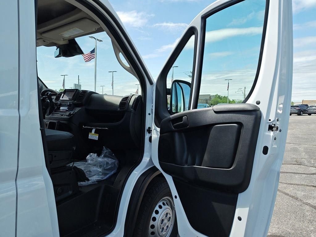New 2026 Bright White Clearcoat RAM High Roof image 37