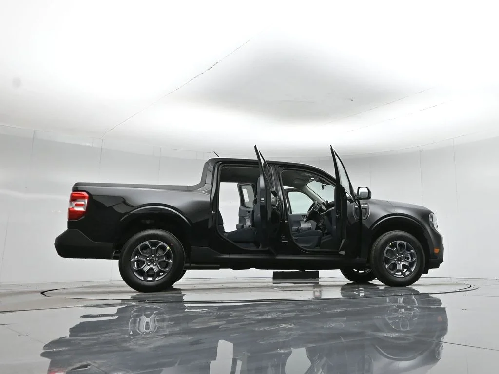 New 2026 Black Ford XLT image 7