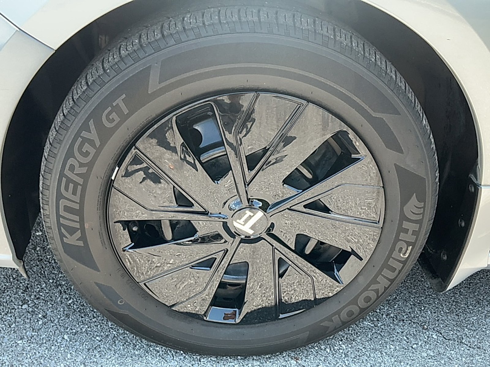 Used 2023 Brilliant Silver Metallic Nissan S FWD image 5