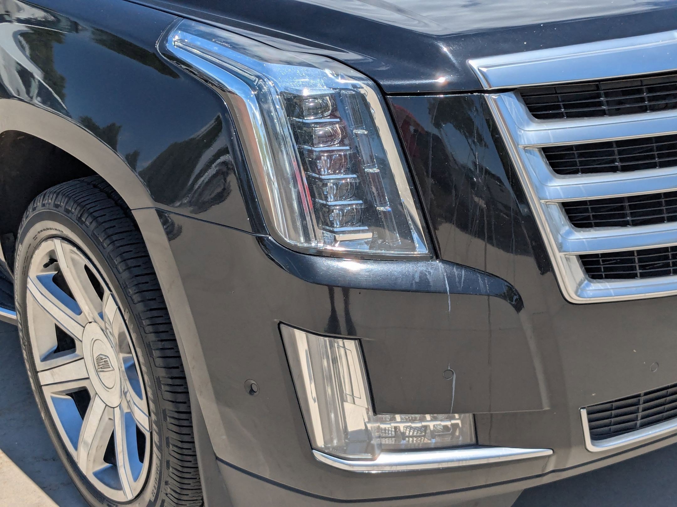 Certified Used 2019 BLACK RAVEN Cadillac Luxury image 10
