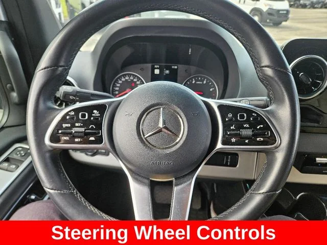 Used 2019  Mercedes-Benz Standard Roof V6 image 15