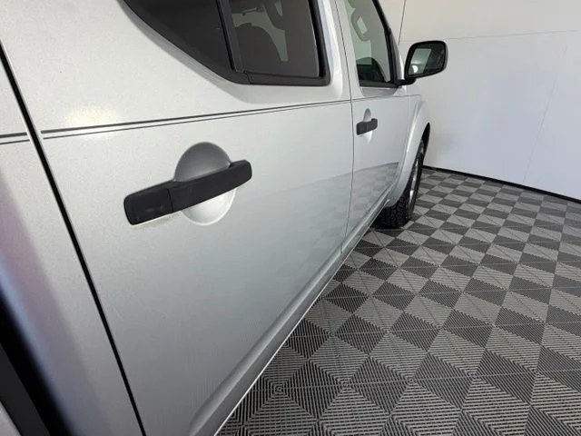 Used 2013 Silver Nissan SV image 7