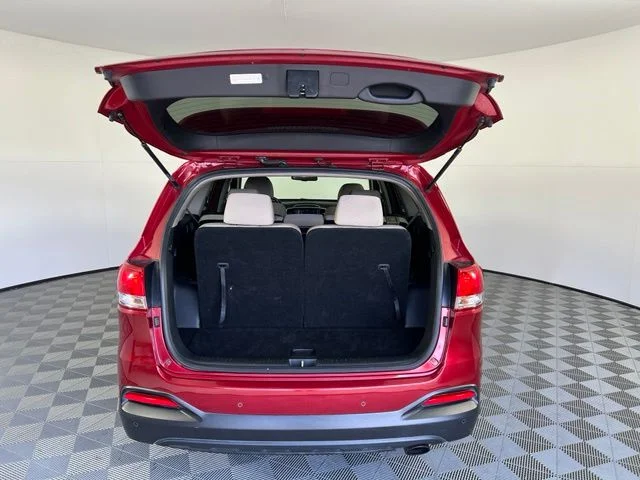 Used 2018 Red Kia LX image 33