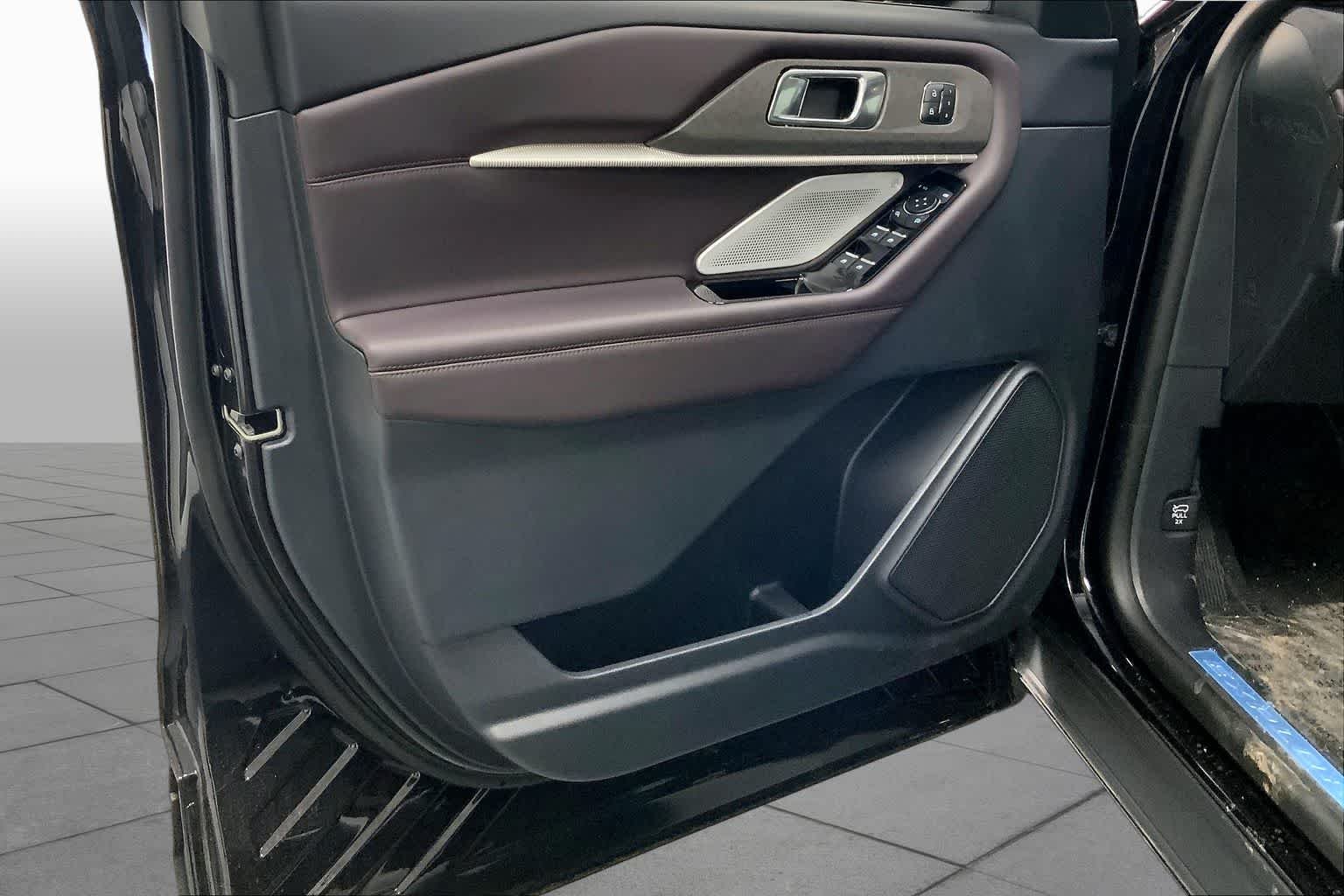 New 2026 Agate Black Metallic Ford Platinum™ image 10