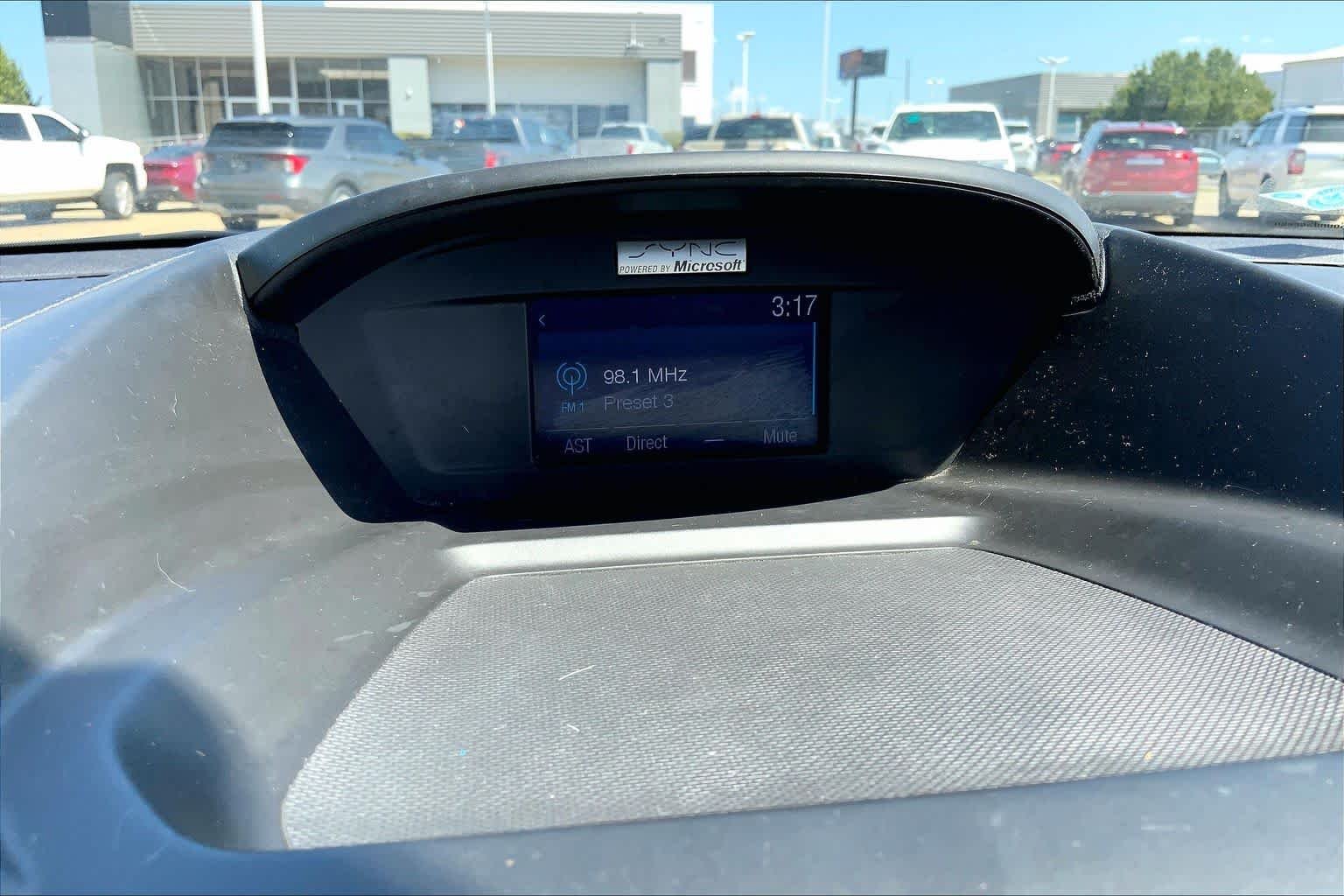 Used 2015 Blue Ford SE image 31