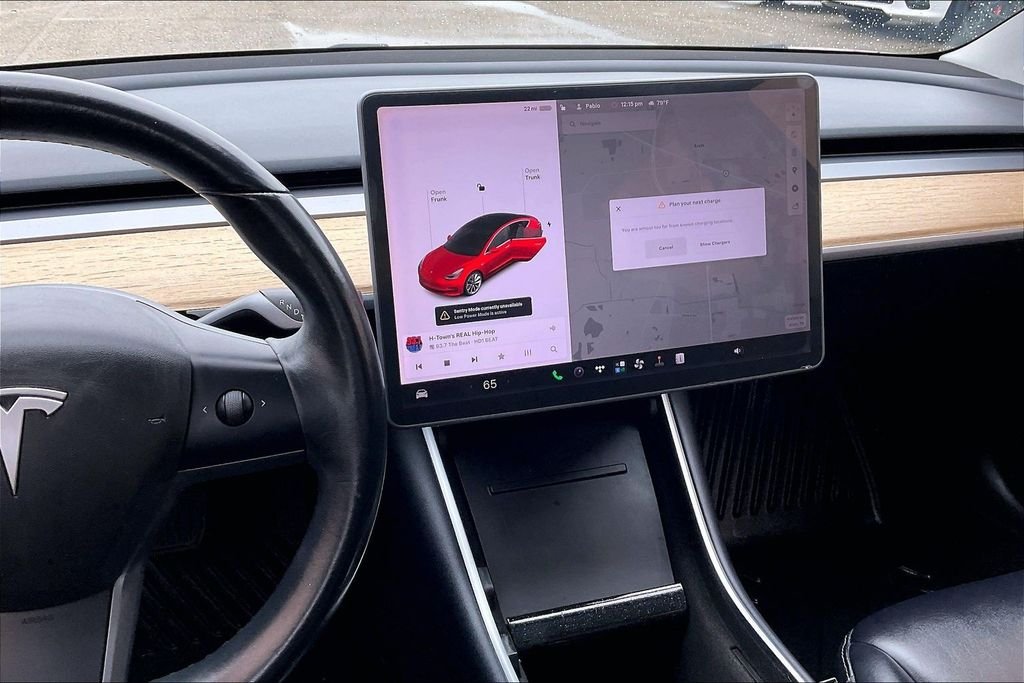 Used 2018  Tesla Long Range image 9