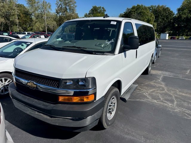 Used 2025 Summit White Chevrolet 1LT image 2