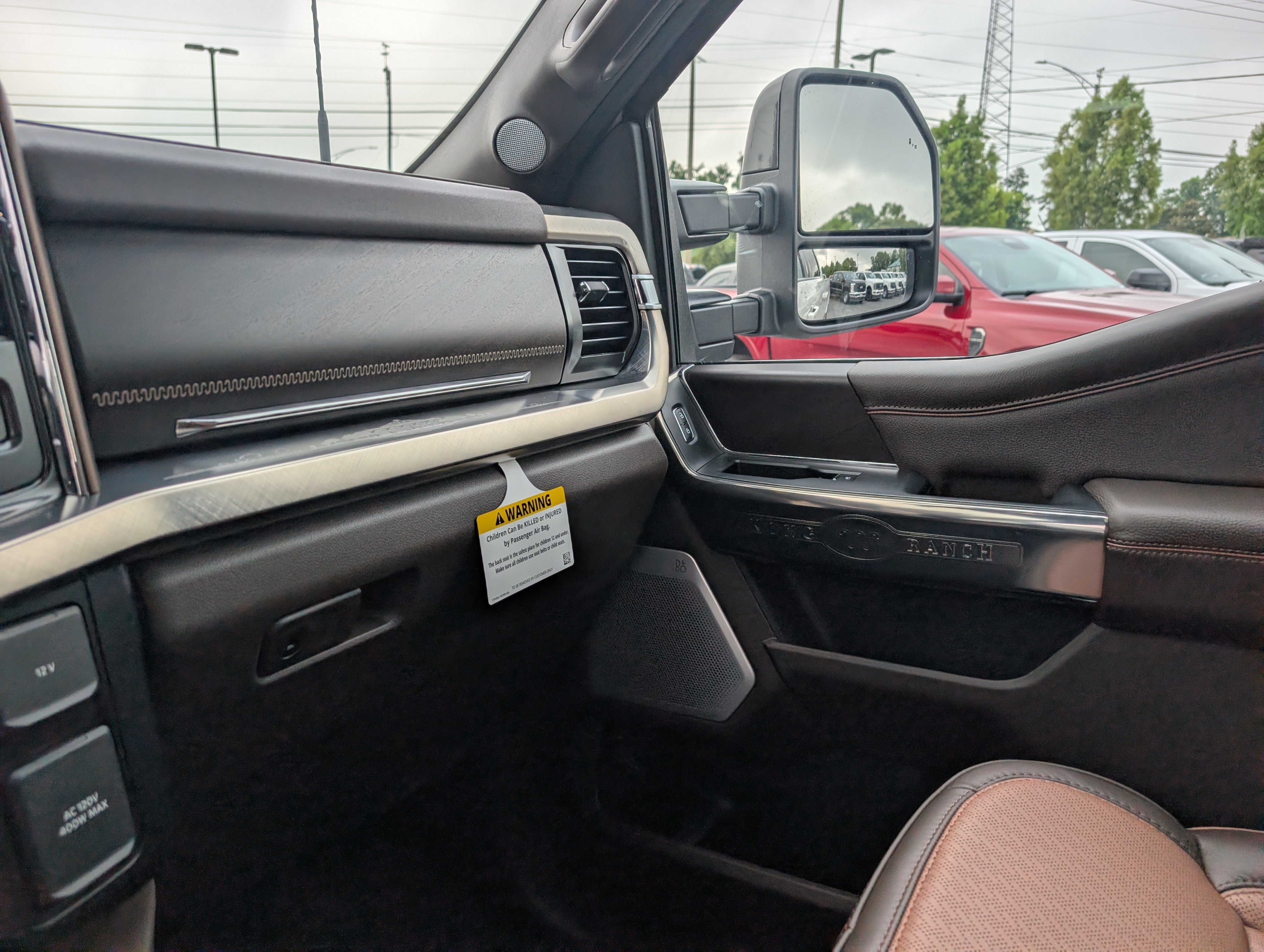 New 2026 Star White Metallic Tri-Coat FORD F-250® King Ranch® image 33