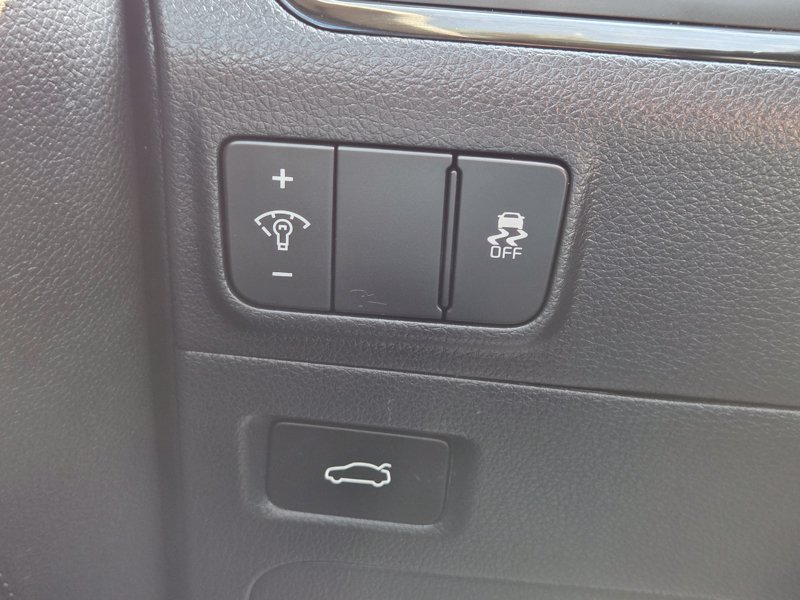 Used 2026 White Kia EX image 25