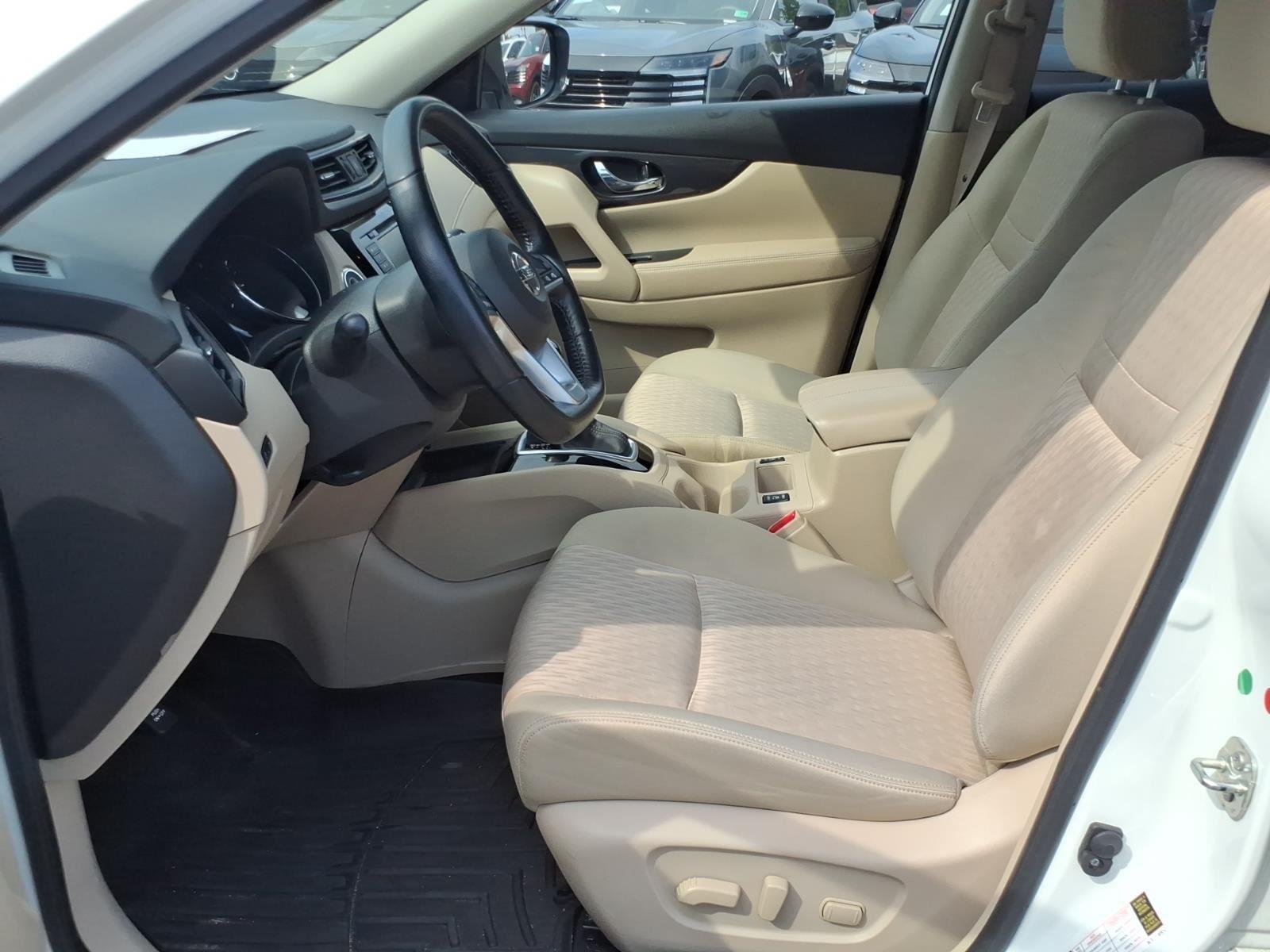 Used 2020 Pearl White Tricoat Nissan SV image 10
