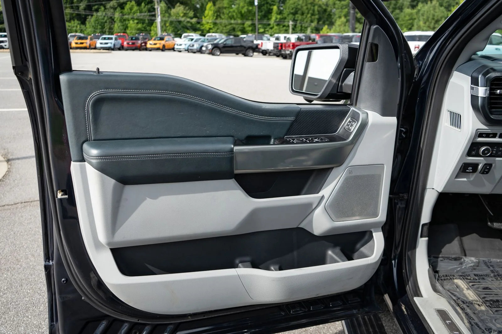Used 2023 Blue Ford Limited image 17