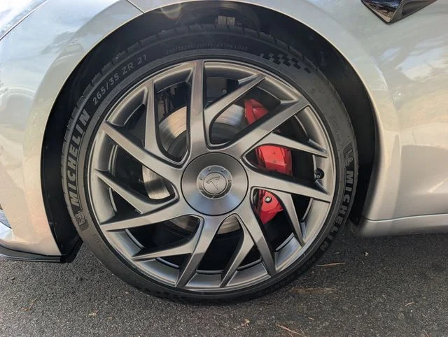 Used 2026 Lunar Silver Tesla Plaid image 7