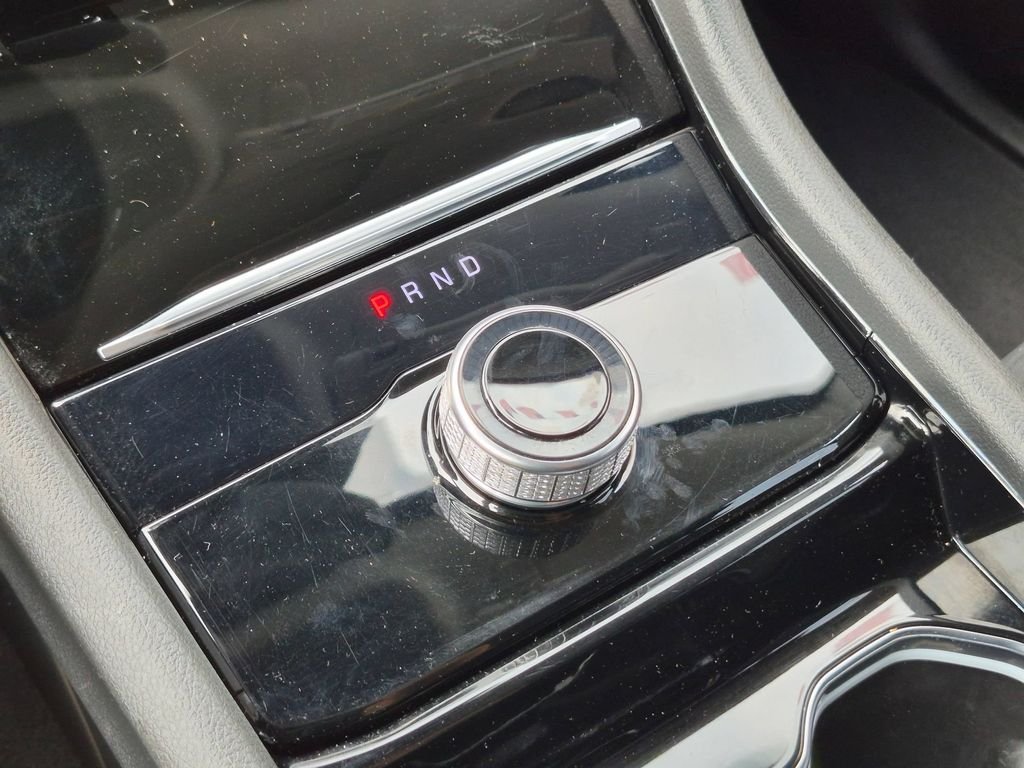 Used 2023 Gray Jeep Laredo image 15