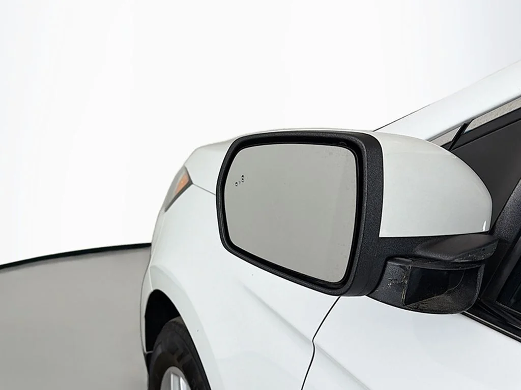 Used 2023 Oxford White Ford SEL image 27