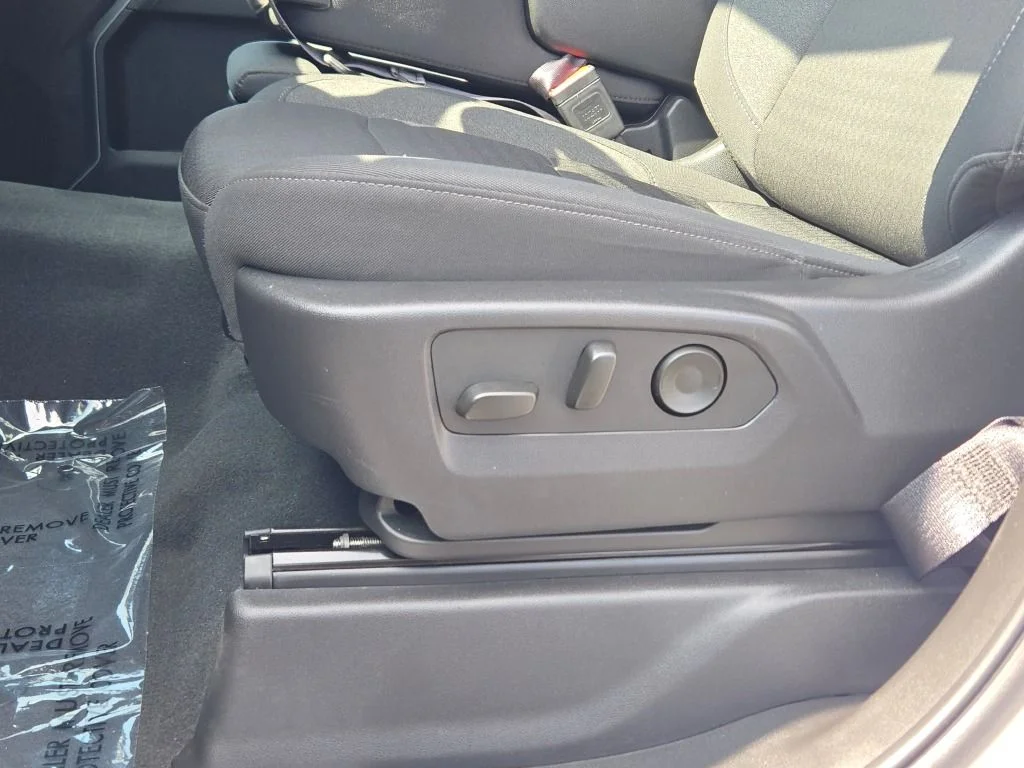 Used 2025 White Chevrolet RST image 22