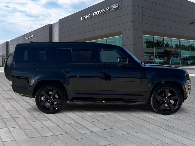 New 2026 Santorini Black Land Rover X-Dynamic SE image 6