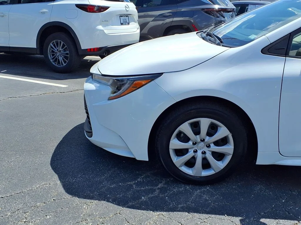 Used 2024 Ice Toyota LE image 24