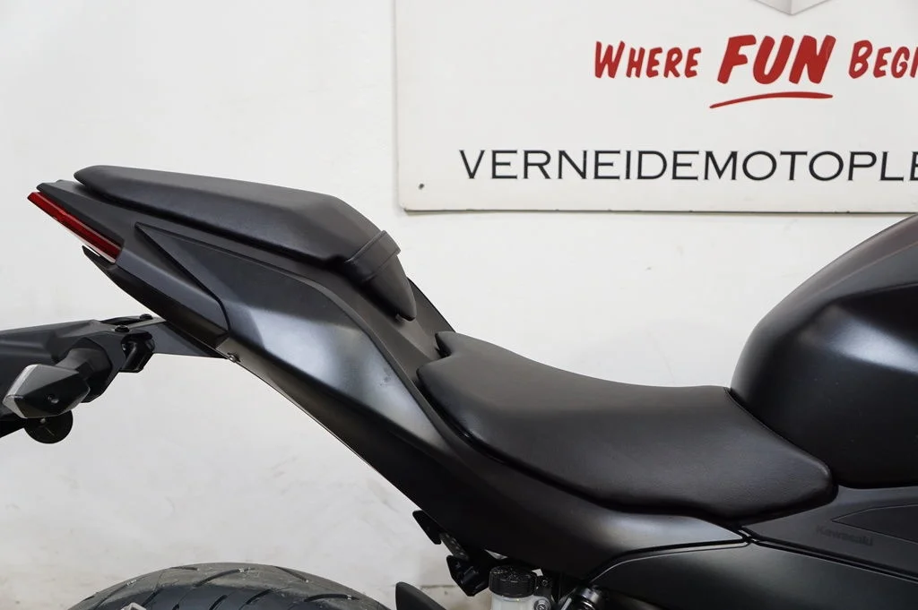 New 2026 Metallic Flat Spark Black/Metallic Spark Black Kawasaki Metallic Flat Spark Black image 11