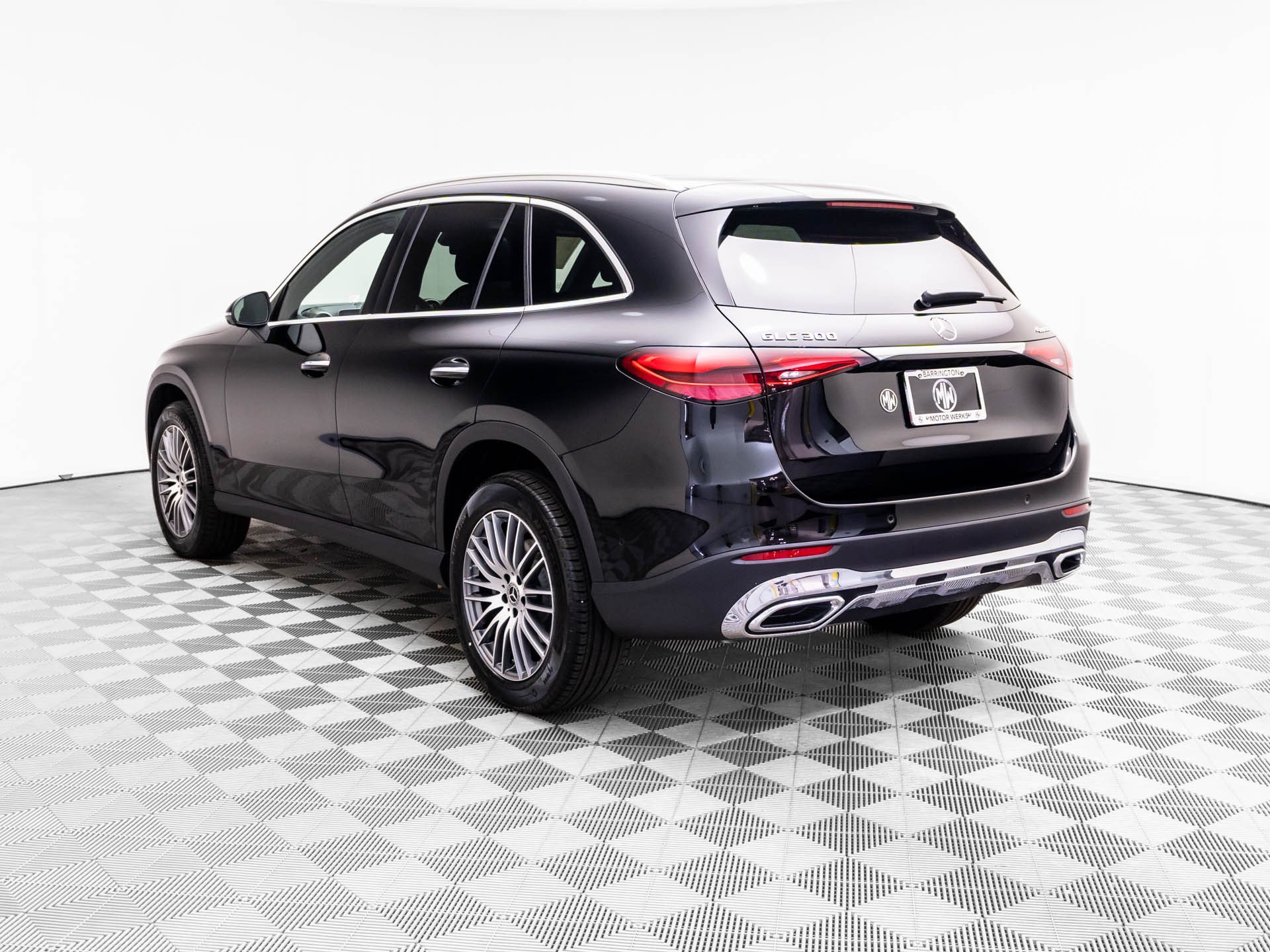 Used 2026 Black Mercedes-Benz GLC 300 image 3
