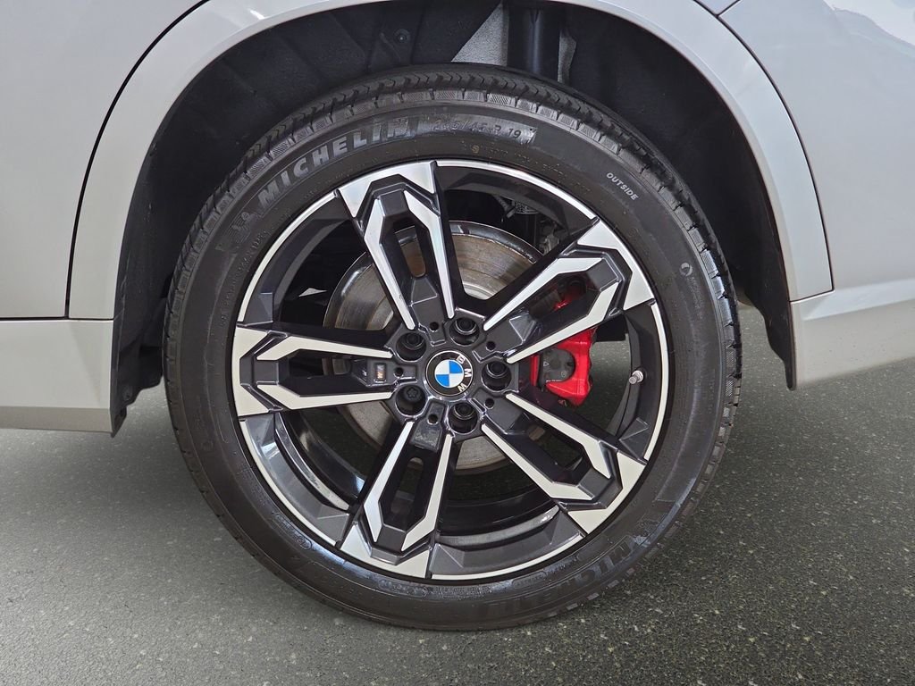 Used 2026 Space Silver Metallic BMW xDrive28i image 32