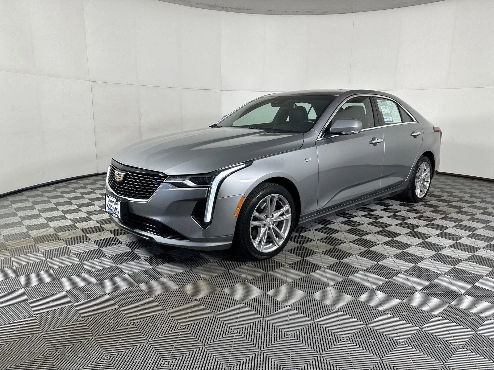 Used 2024 Argent Silver Metallic Cadillac Luxury image 6