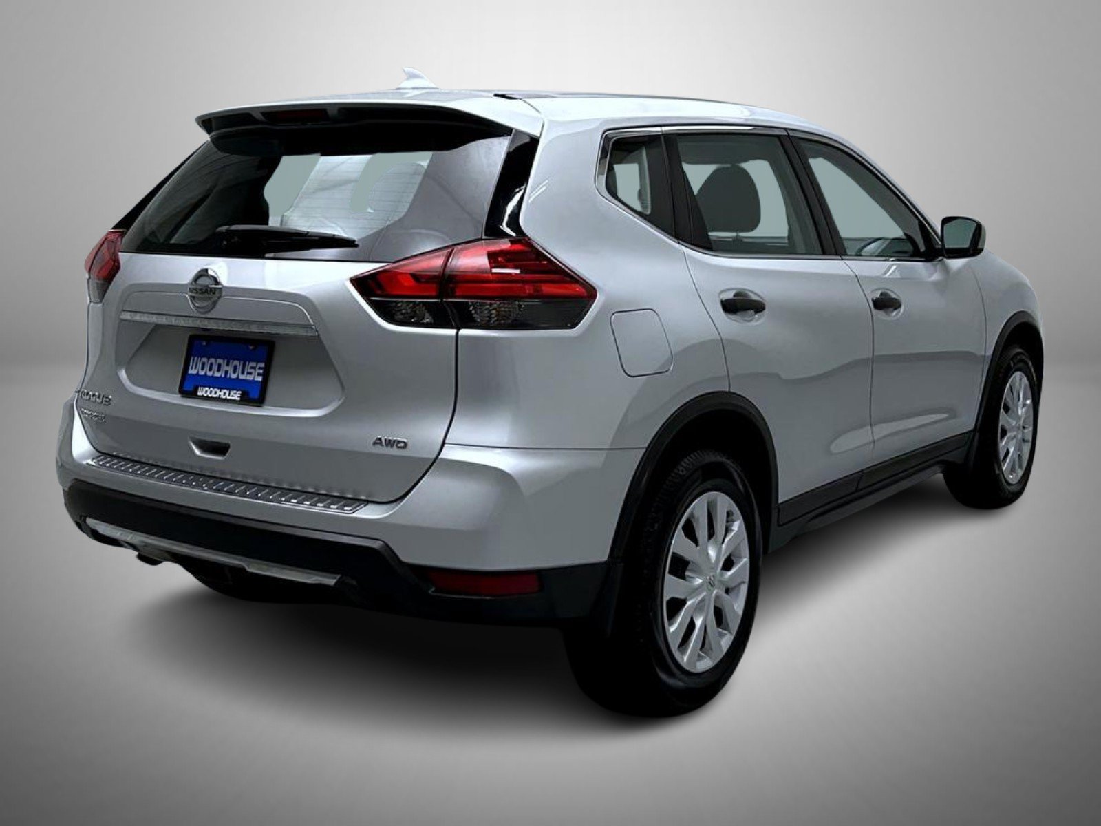 Used 2017 Silver Nissan S image 5