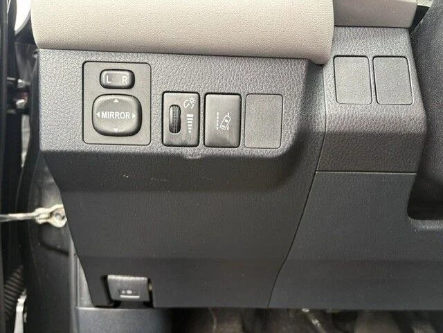 Used 2017 Black Sand Pearl Toyota XLE image 11