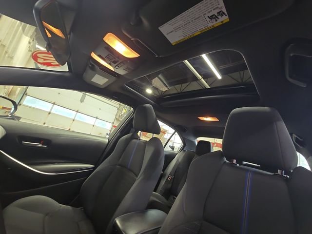 Used 2020  Toyota SE image 28