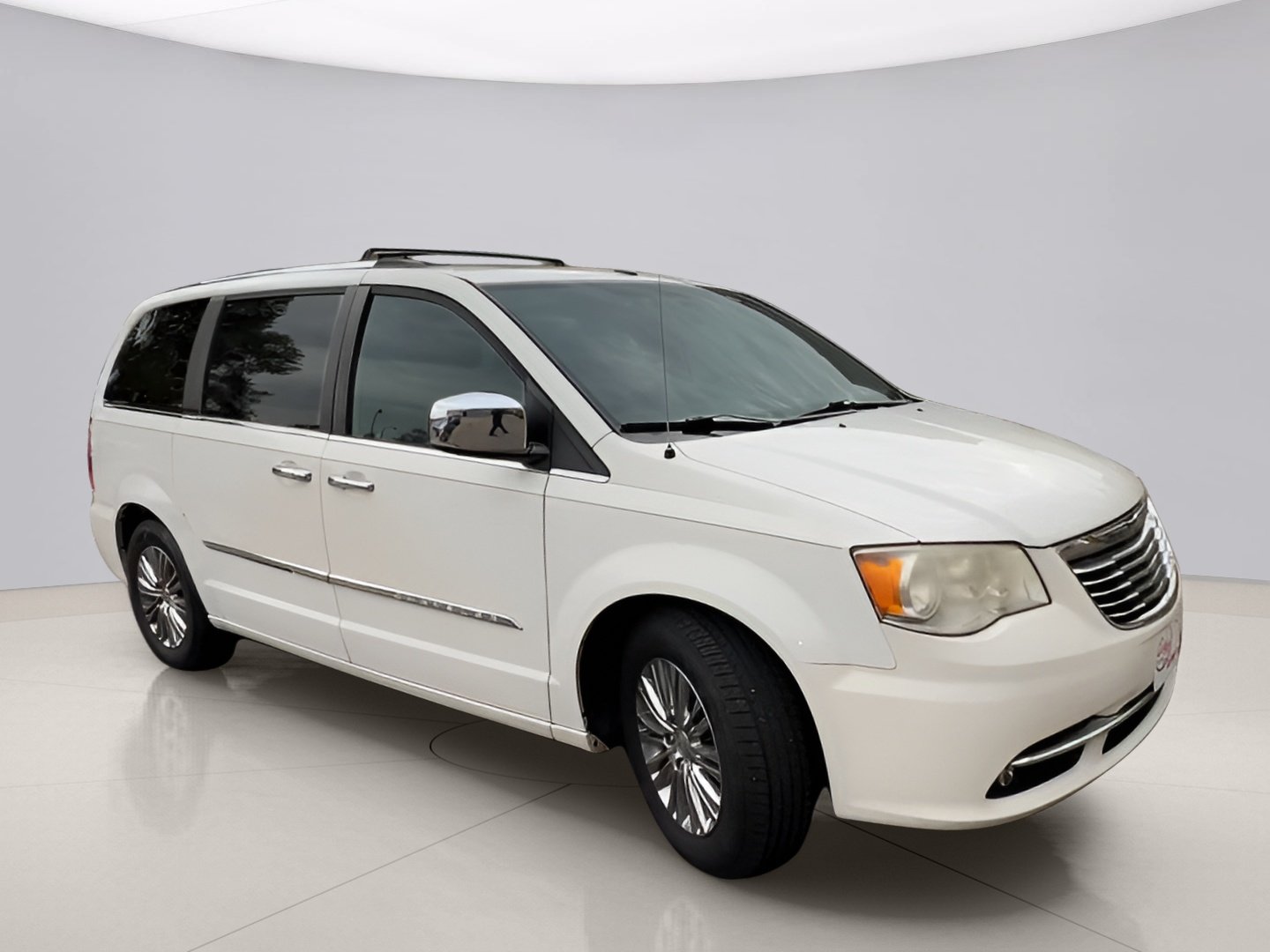 2011 Chrysler Town & Country Limited - Photo 2