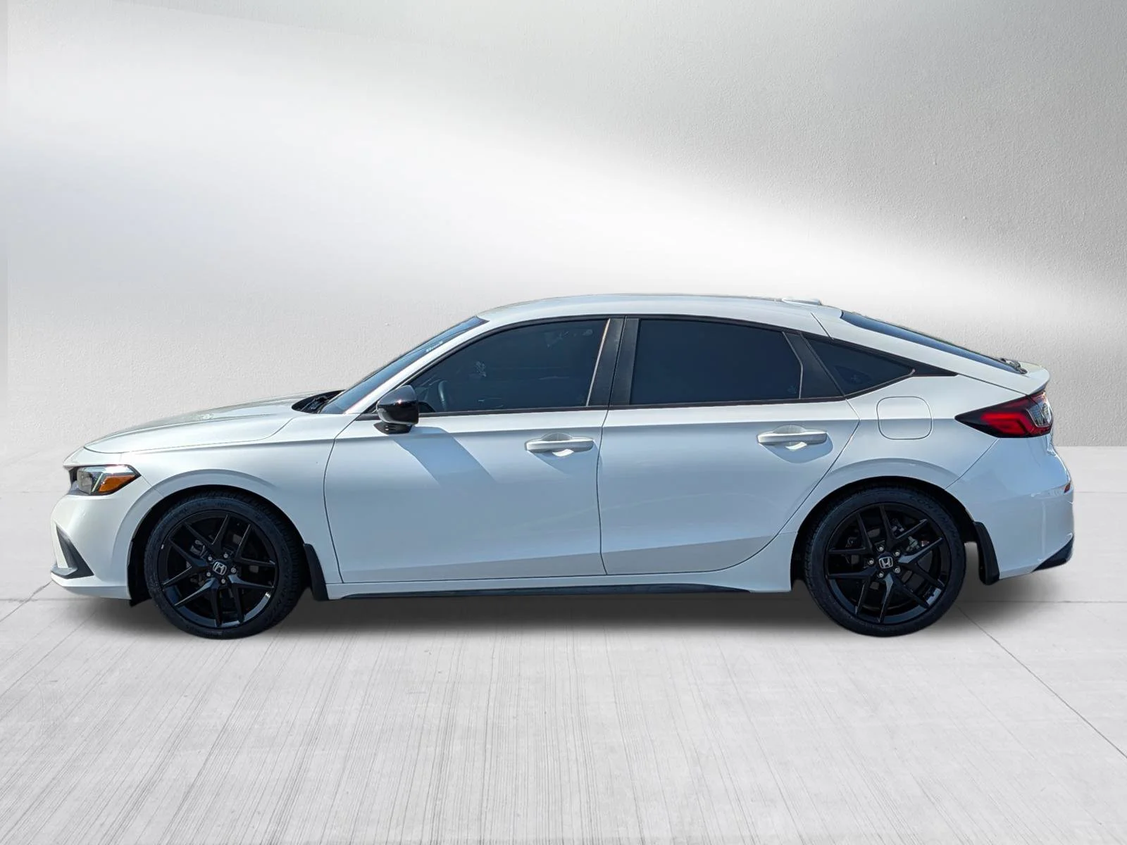 Used 2022 Platinum White Pearl Honda Sport image 4