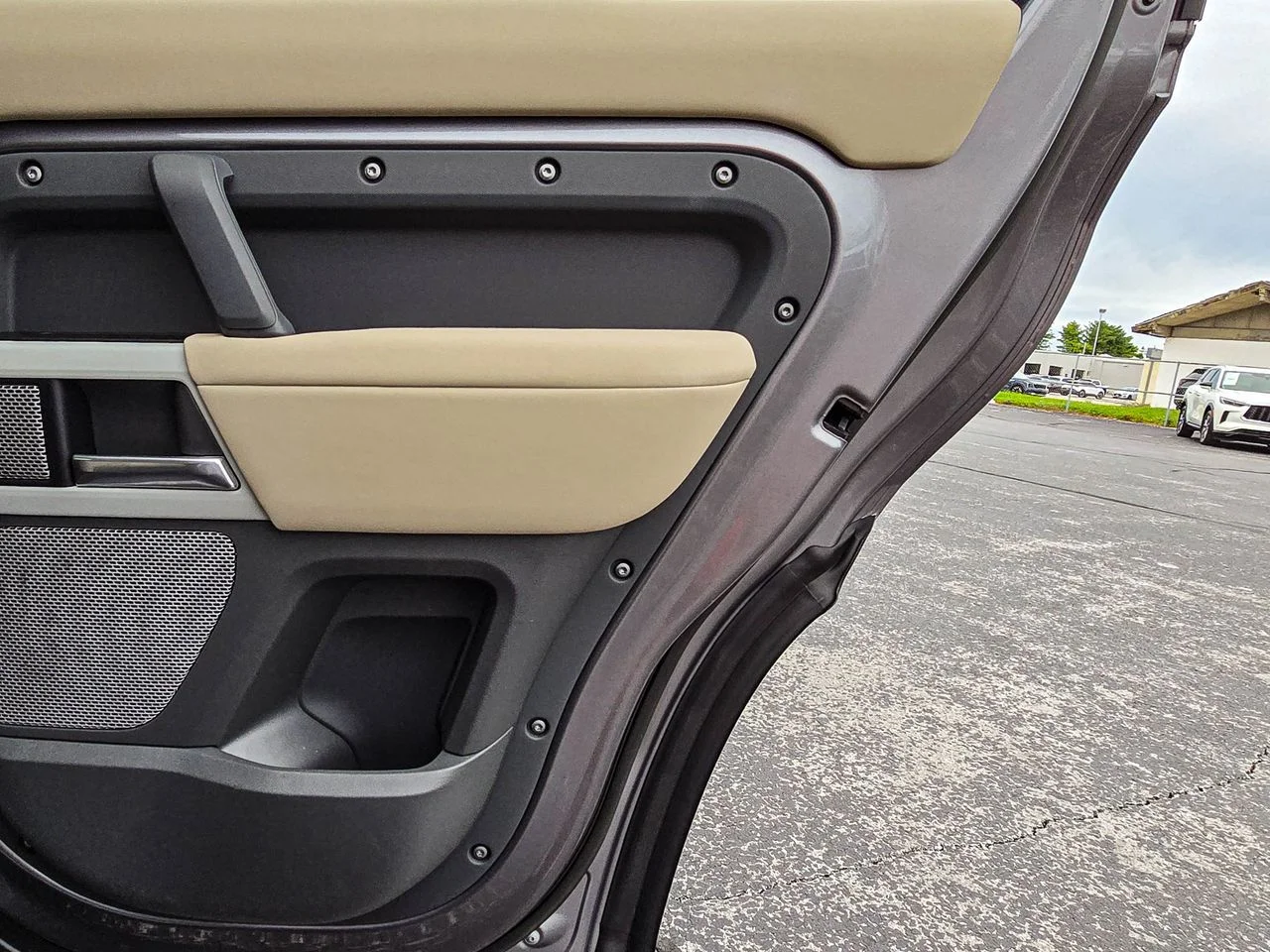 Used 2023 Gondwana Stone Land Rover S image 42