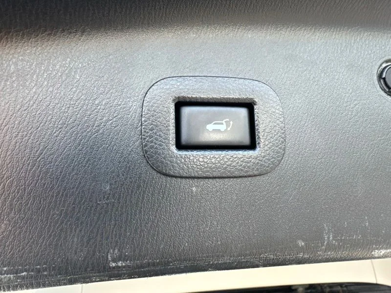 Used 2017 Black INFINITI Base image 10