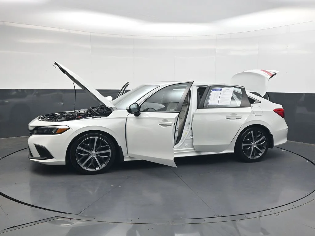 Used 2023 Platinum White Pearl Honda Touring image 39