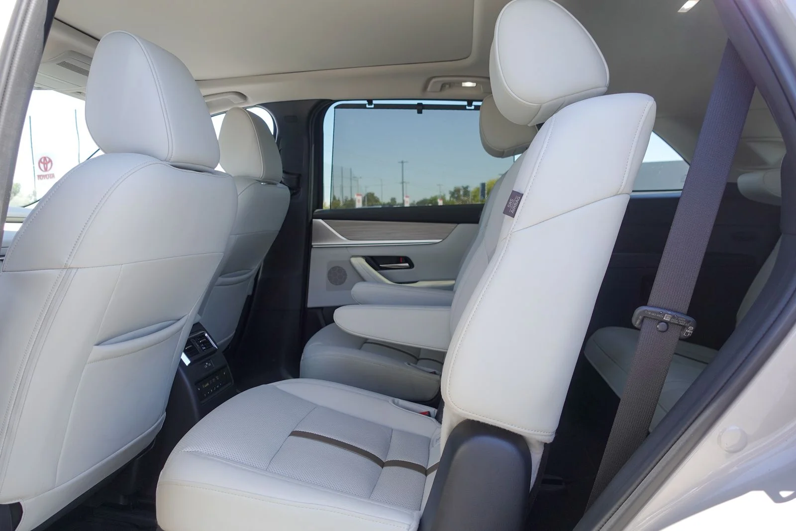 Certified Used 2024 Platinum Quartz Mazda Premium Plus image 14