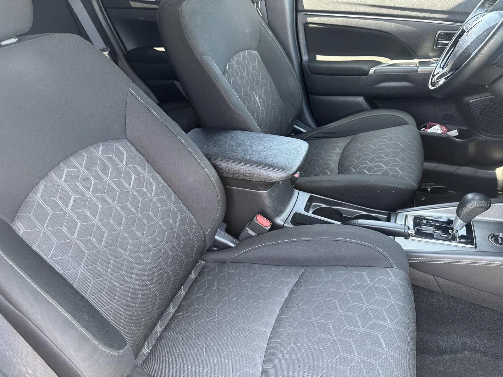 Used 2021 Alloy Silver Metallic Mitsubishi ES image 33