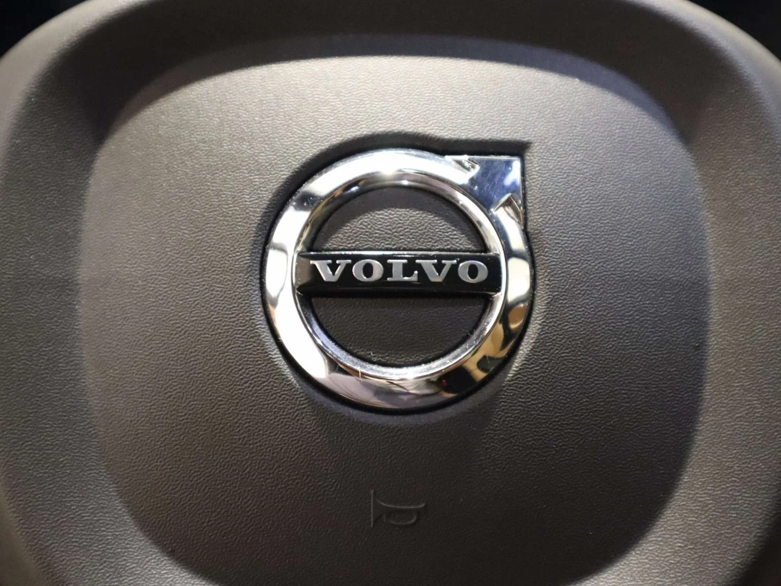 Used 2024 Silver Volvo Ultimate Bright Theme image 40