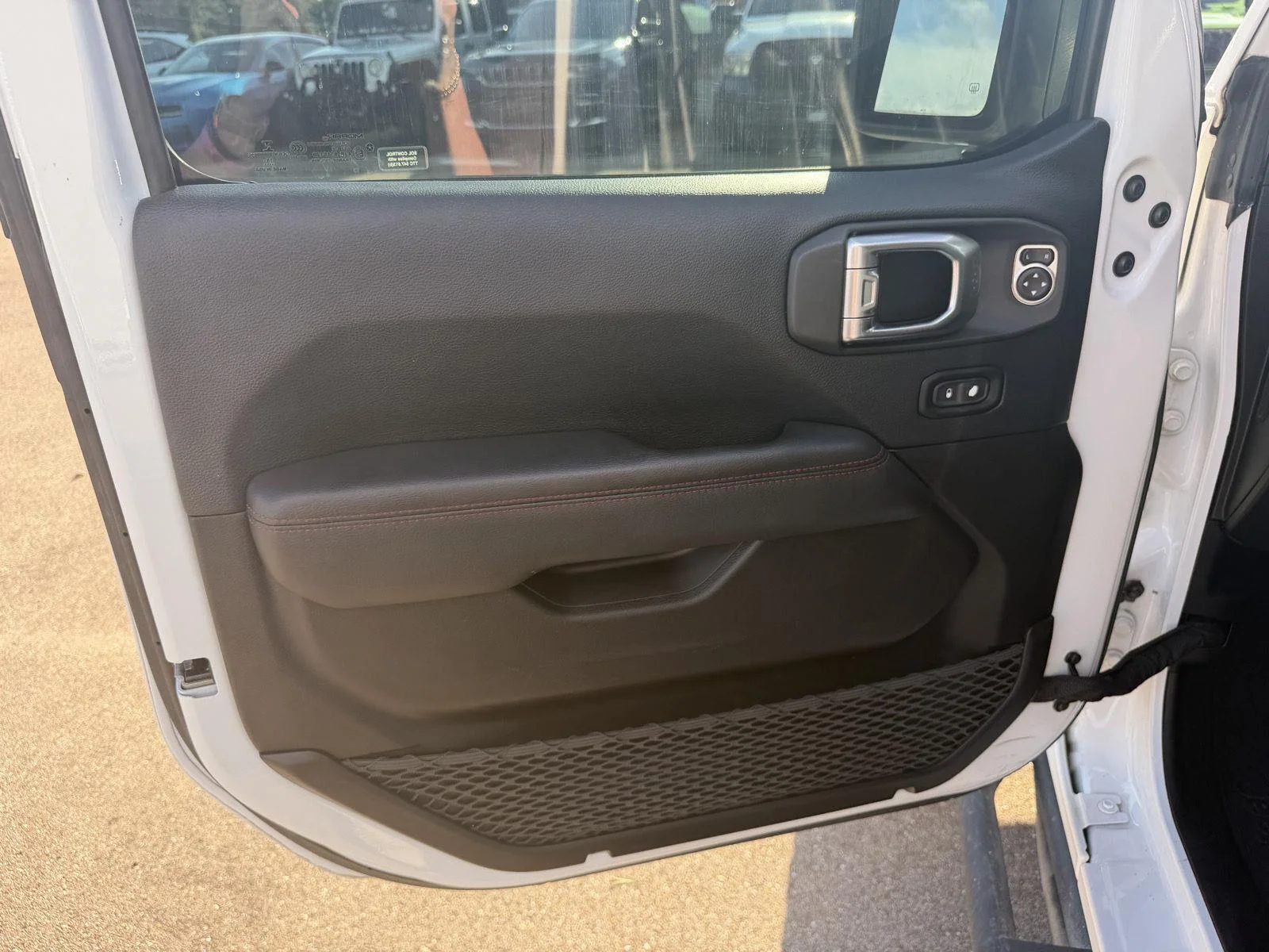 Used 2019 Bright White Clearcoat Jeep Rubicon image 16