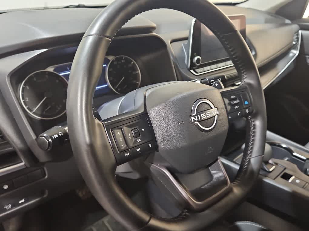2025 Nissan Rogue SV - Photo 14