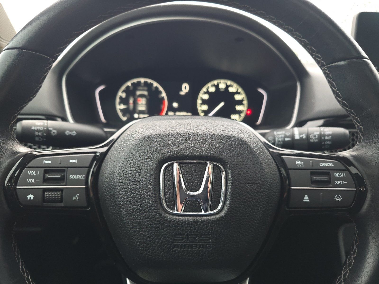 Used 2024 White Honda EX-L image 23