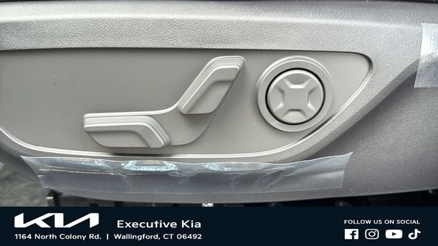 New 2027 Snow White Pearl / Black Roof Kia X-Line S image 11
