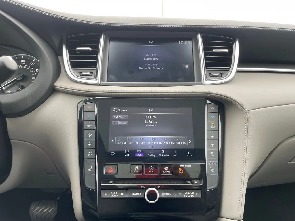 Used 2023 Black INFINITI LUXE image 17