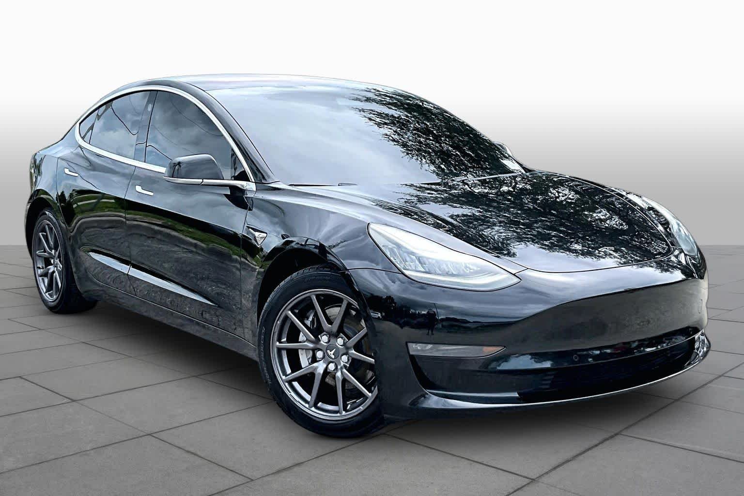 Used 2019 Tesla Model 3 Base with VIN 5YJ3E1EA2KF305512 for sale in Fort Myers, FL
