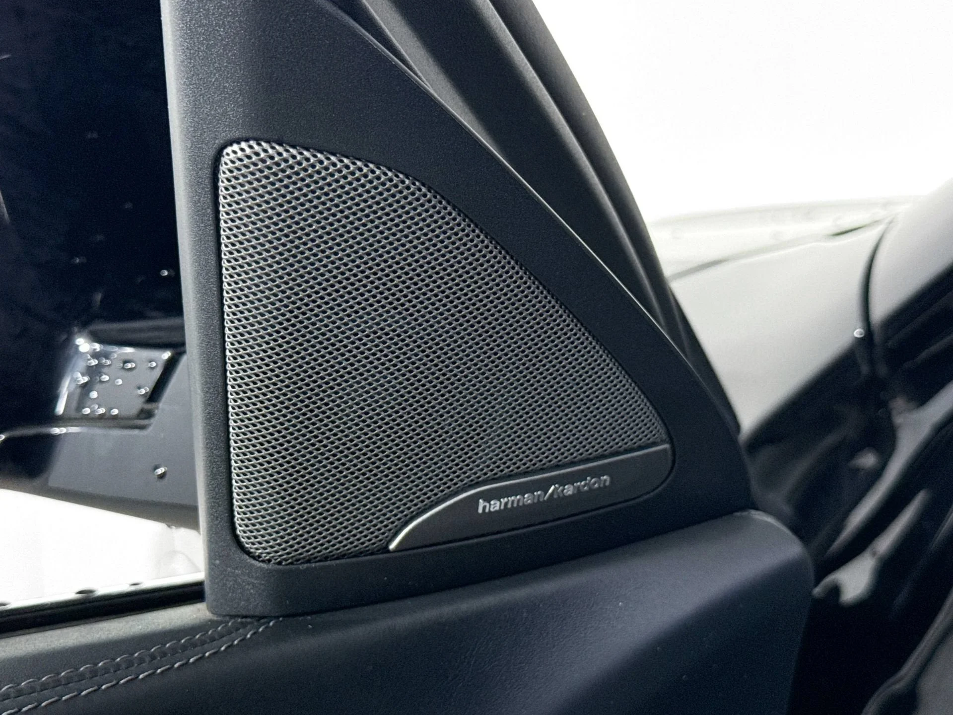 Used 2021 Black Sapphire Metallic BMW Base image 17